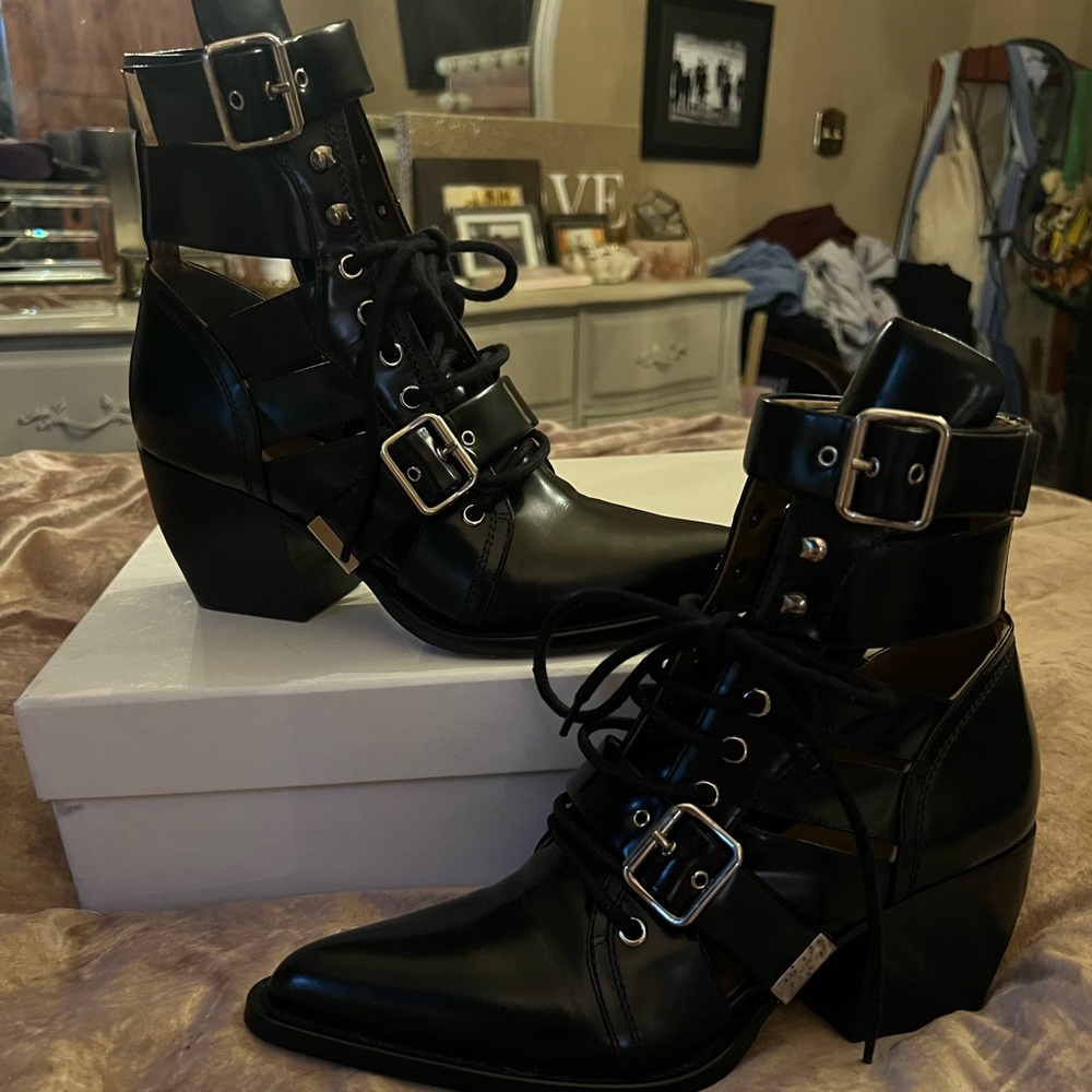 Chloè black lace up ankle boot
